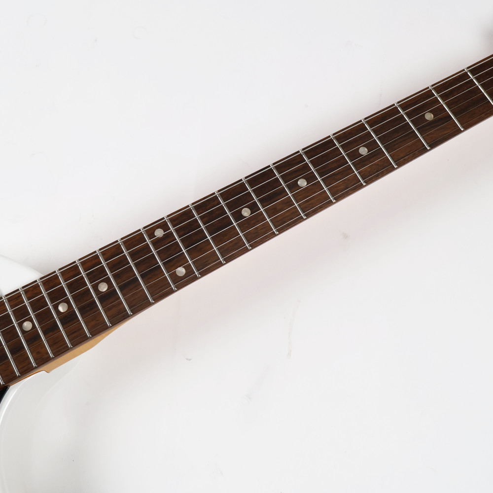 【中古】 FERNANDES フェルナンデス ZO-3ST 11 WH 2018年製 アンプ内蔵ミニエレキギター 指板