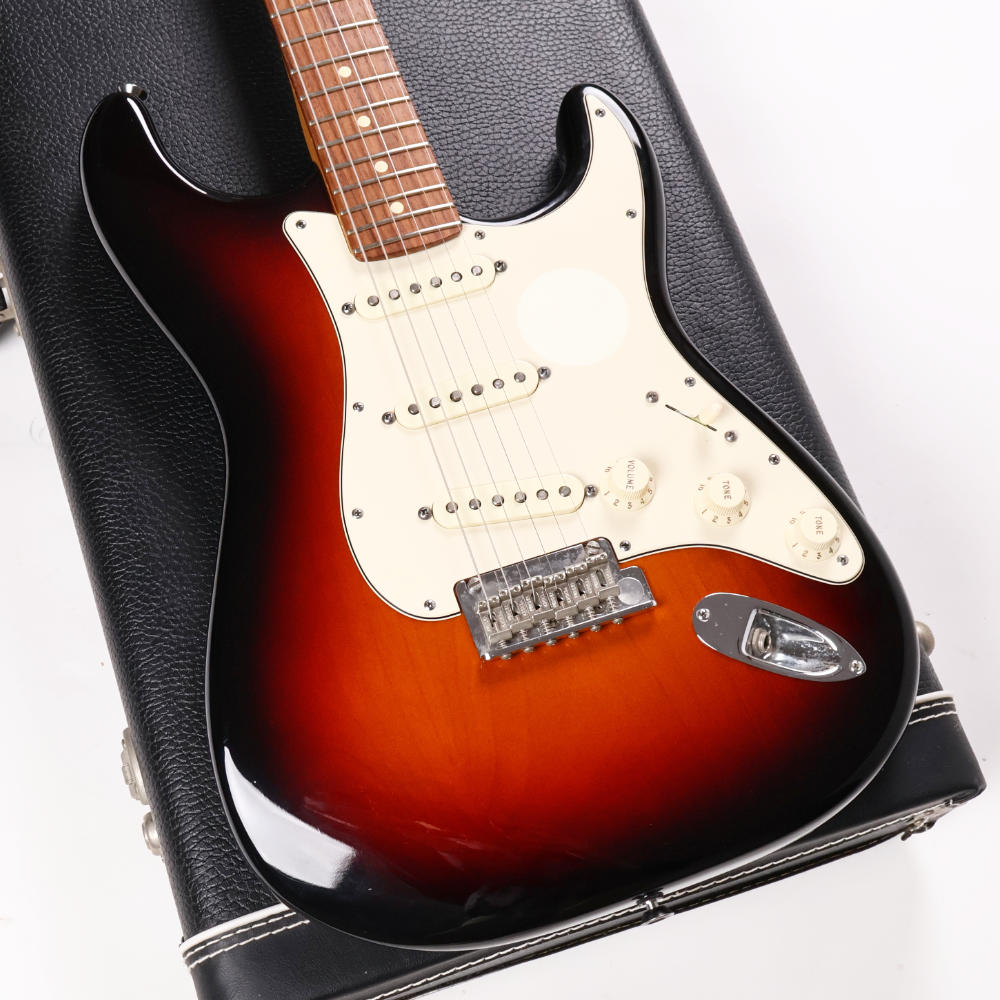 【中古】 エレキギター Fender American Standard Stratocaster with Custom Shop Fat 50’s Pickups Rosewood Fingerboard 3-Color Sunburst 2014年製 カスタムショップ ファット50’sピックアップ搭載 ボディ画像 
