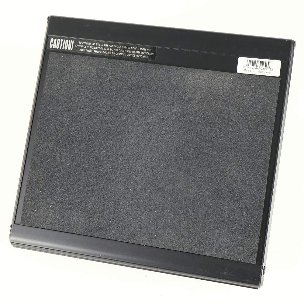 【中古】 エレキギター用ペダル型プリアンプ Hughes＆Kettner TUBEMAN ヒュースアンドケトナー プリアンプ 本体画像 裏 