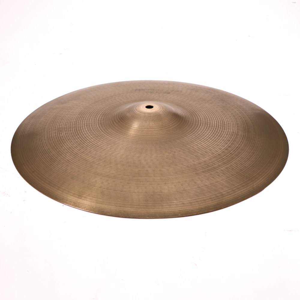 【中古】 クラッシュシンバル セイビアン SABIAN AA MEDIUM THIN CRASH 18インチ 斜めアングル画像
