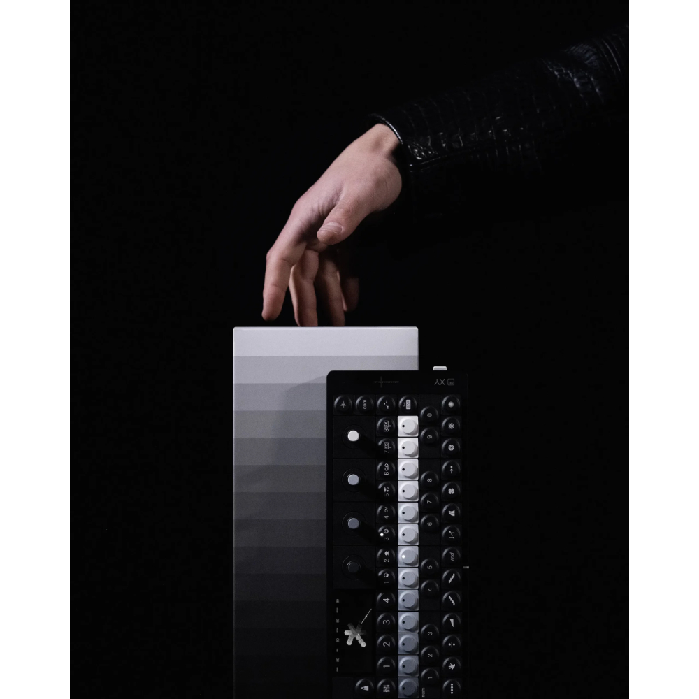 teenage engineering ティーンエイジエンジニアリング OP-XY ポータブル シーケンサー イメージ画像