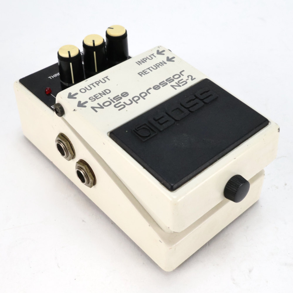 【中古】 ノイズサプレッサー エフェクター BOSS NS-2 Noise Suppressor 日本製 Made in Japan ギターエフェクター 斜めアングル画像