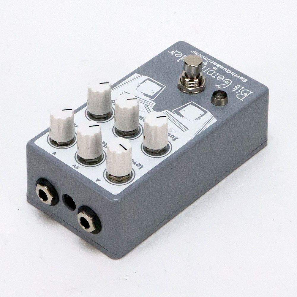【中古】 EarthQuaker Devices アースクエイカーデバイセス EQD Bit Commander アナログギターシンセサイザー 全体