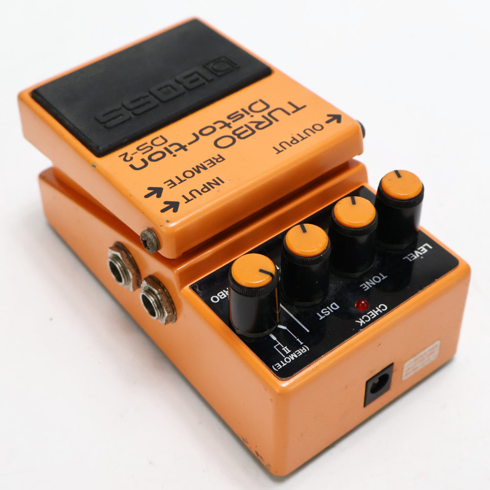 【中古】 ターボディストーション エフェクター BOSS DS-2 Turbo Distortion Made in Japan 日本製 ギターエフェクター 本体画像 斜め 