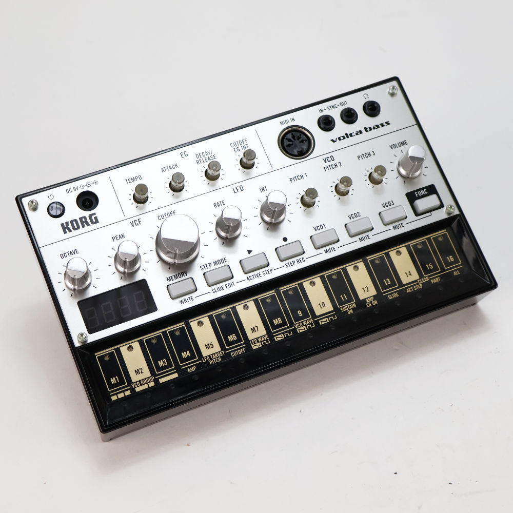 【中古】 コルグ ボルカ ベース KORG volca bass アナログベースマシン 本体画像 斜め 2
