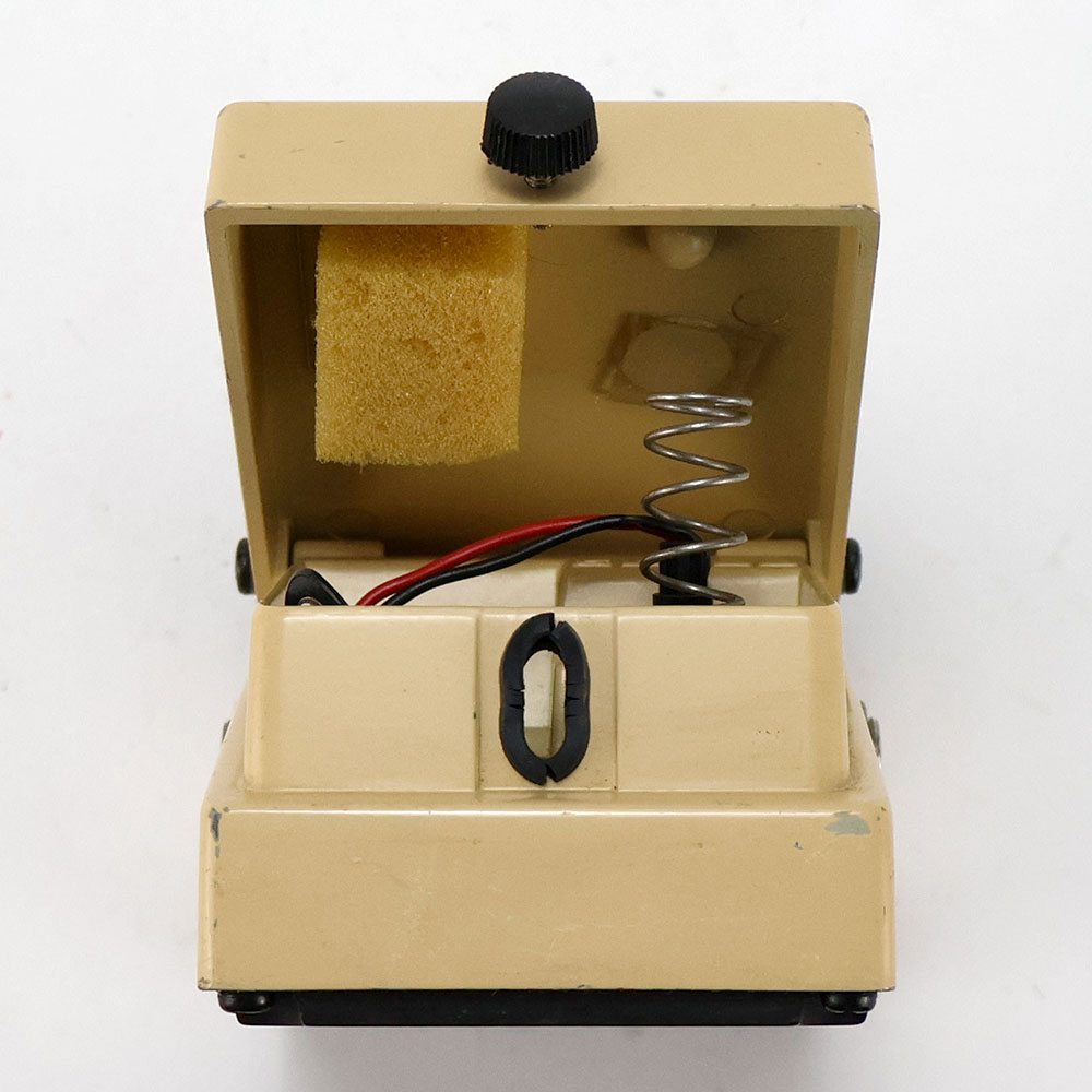 【中古】 オートワウ エフェクター BOSS AW-2 Auto Wah ギターエフェクター ゴム劣化