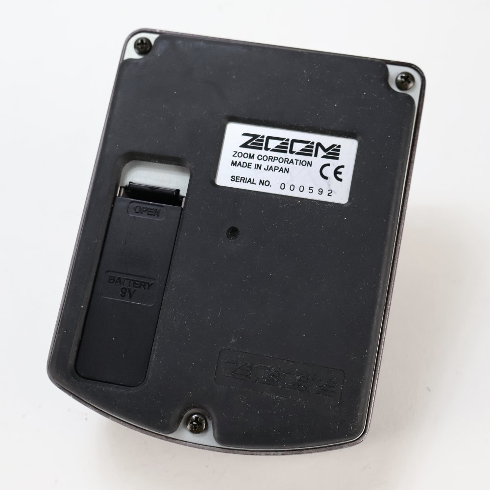 【中古】 ファズ ZOOM UF-01 Ultra Fuzz 底面