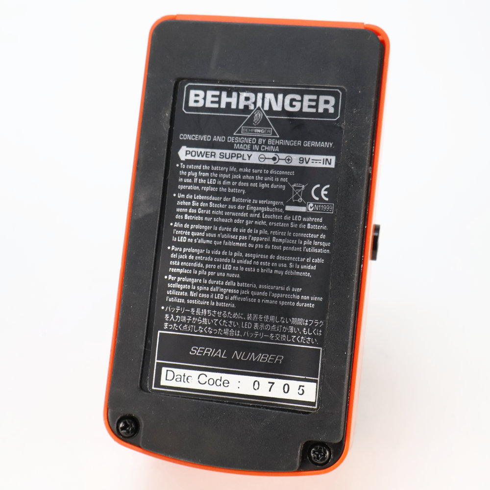 【中古】 ファズ エフェクター BEHRINGER ベリンガー SF300 SUPER FUZZ ギターエフェクター 本体画像 裏