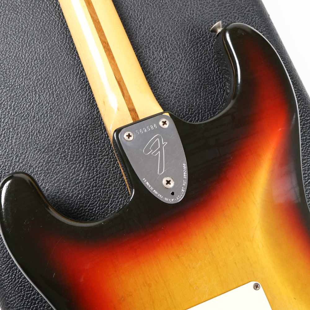 【中古】 エレキギター Fender Stratocaster 3-Tone Sunburst 70’s 1972年製ネック 1974年製ピックアップ フェンダー ストラトキャスター 1970年代 ネックプレート