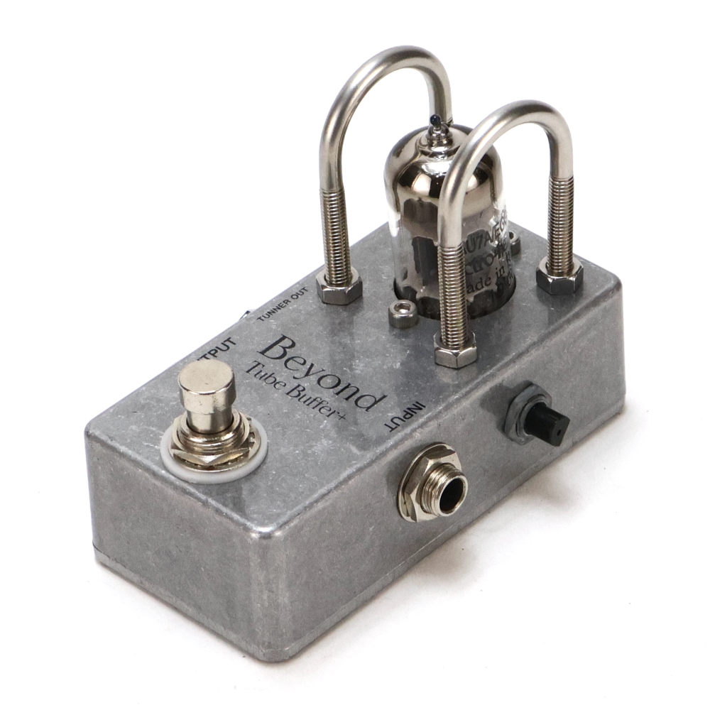 【中古】 beyond tube pedals tube buffer 2S 真空管バッファー ペダル 斜めアングル画像