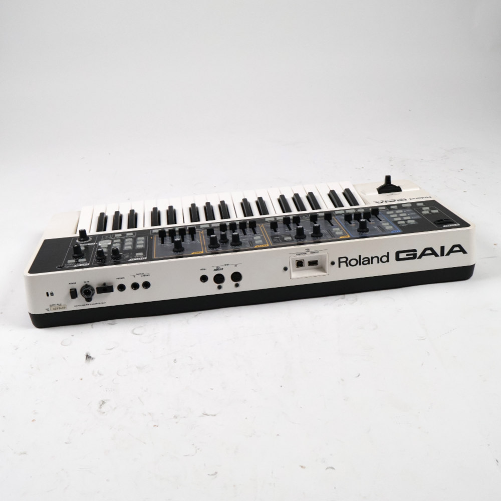 【中古】 ROLAND GAIA SH-01 シンセサイザー リア斜めアングル画像