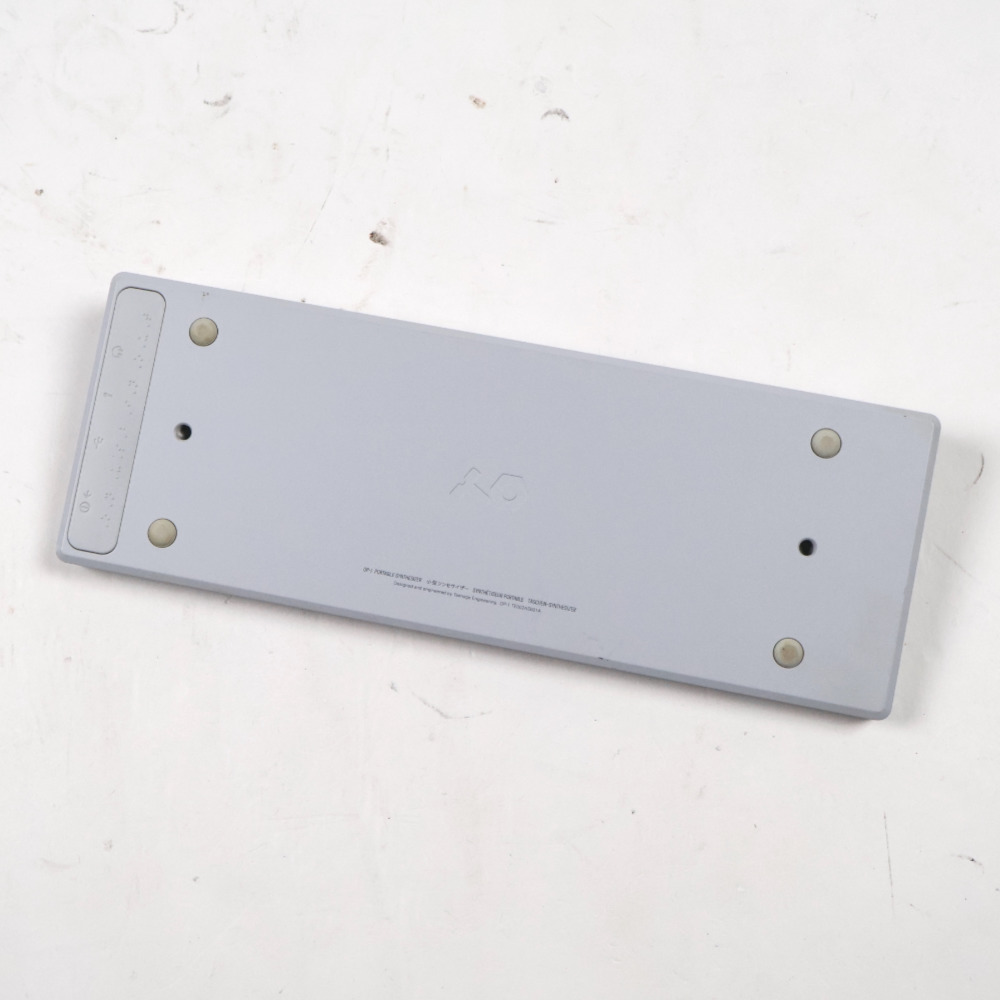 【中古】 ポータブルシンセサイザー ティーンネイジエンジニアリング TEENAGE ENGINEERING OP-1 ボトム画像