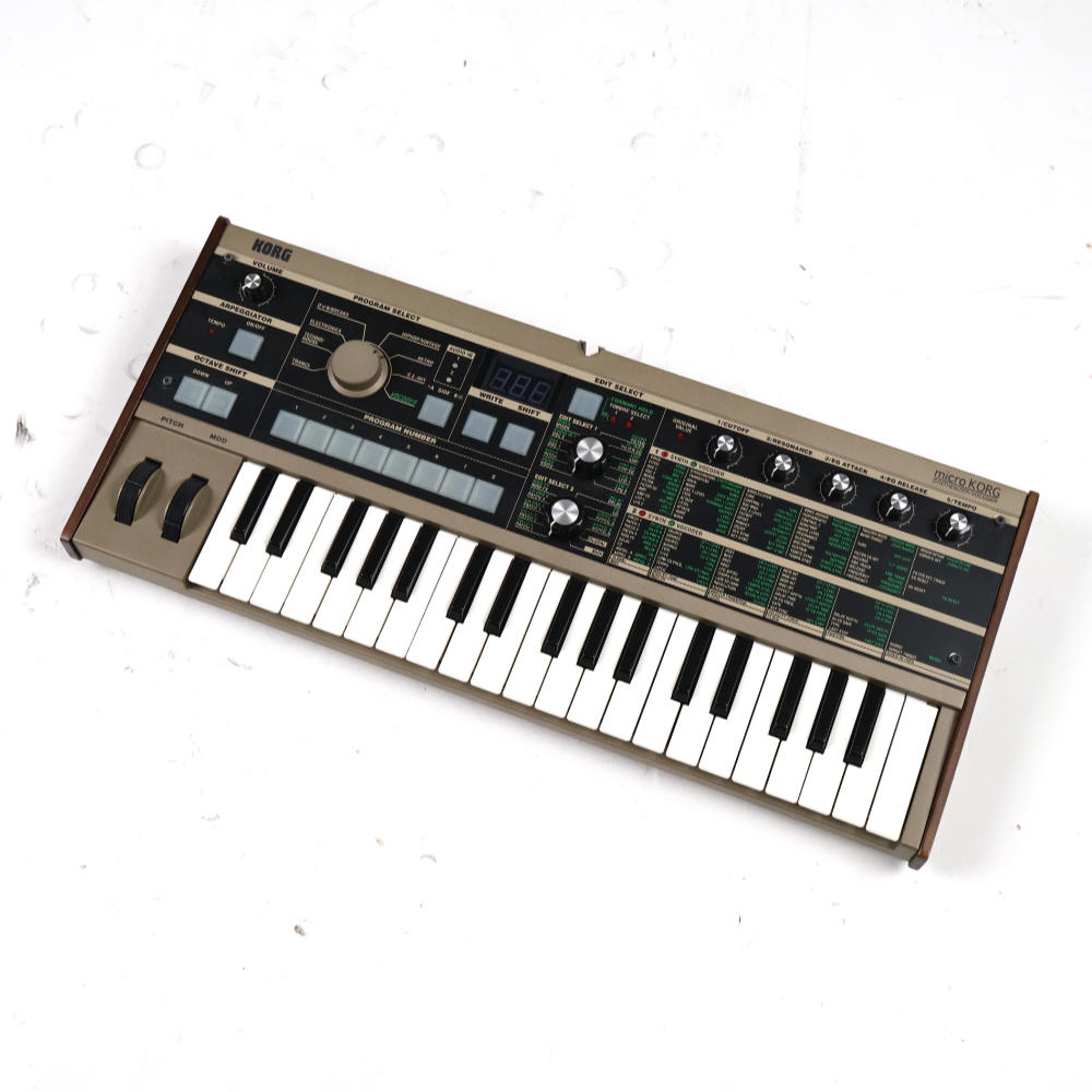 【中古】 シンセサイザー KORG microKORG コルグ マイクロコルグ 斜めアングル画像