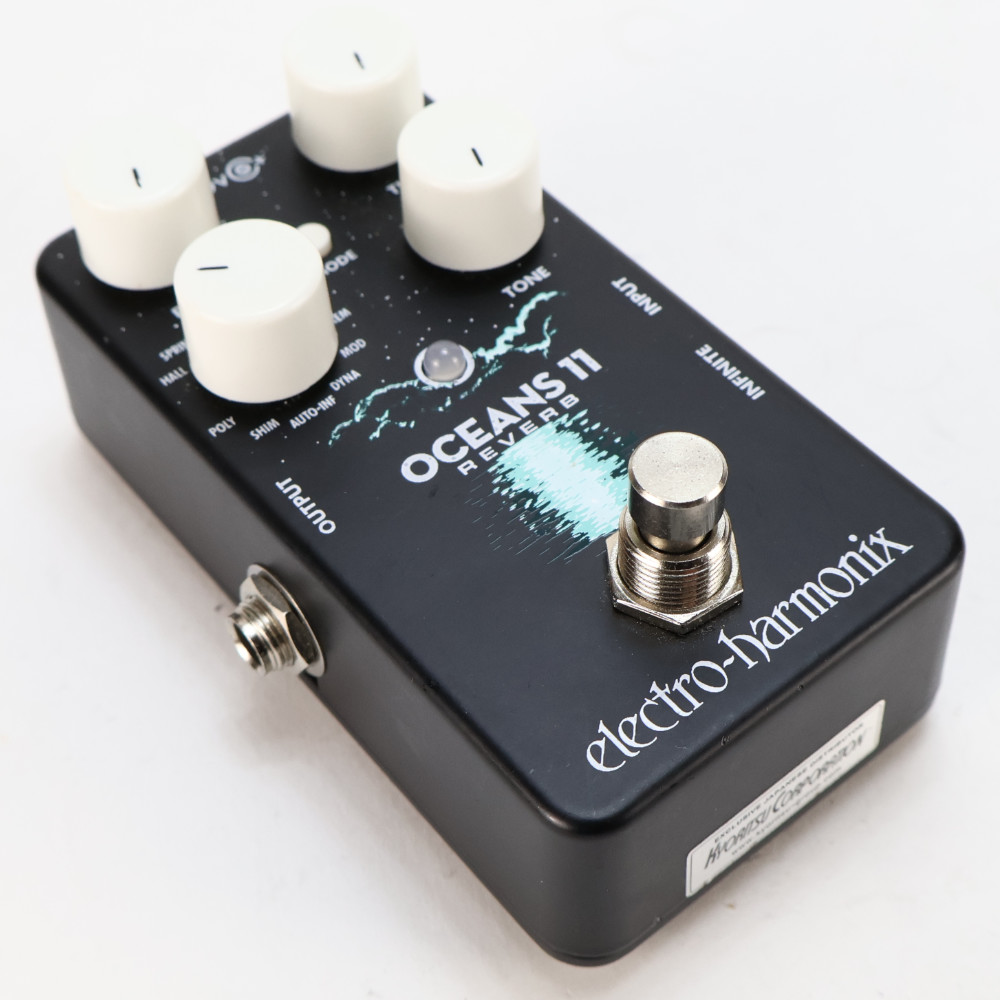 【中古】 ELECTRO-HARMONIX OCEANS 11 Reverb ギターエフェクター 本体画像 斜め 