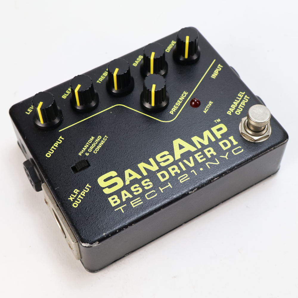 【中古】サンズアンプ ベースドライバーDI TECH21 SansAmp BASS DRIVER DI 旧仕様 前期型 ベース用DI プリアンプ 本体画像 斜め 2