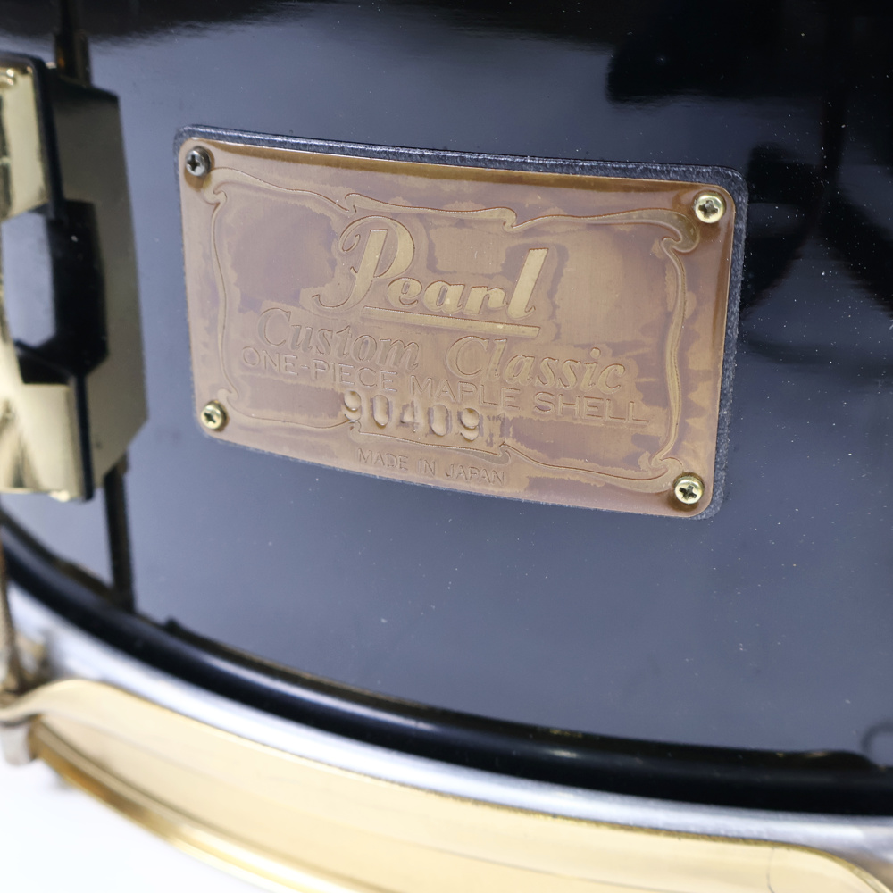 【中古】 スネアドラム パール Pearl  Custom Classic ONE PIECE MAPLE SHELL 14x5.5 Made in Japan ロゴ