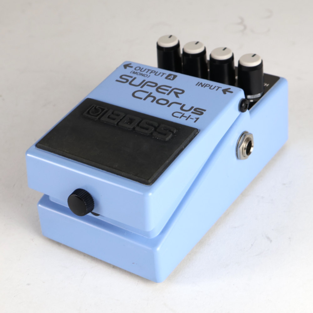 【中古】スーパーコーラス エフェクター BOSS CH-1 Super Chorus ギターエフェクター コーラス 斜めアングル画像