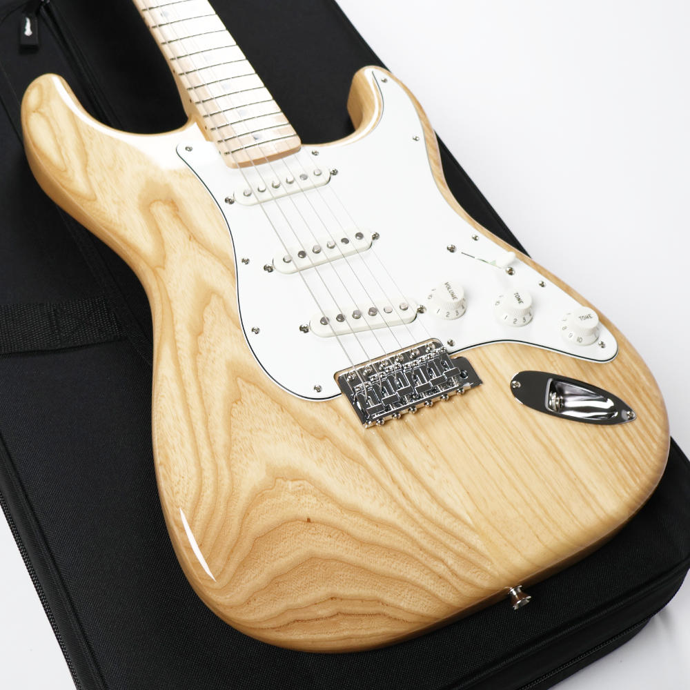 【中古】 Fender Made in Japan Traditional 70s Stratocaster MN NAT 2025年製 エレキギター Fenderロゴ入りセミハードケース付属 ボディ画像 