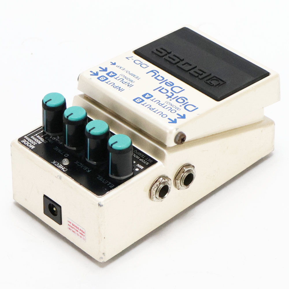 【中古】ディレイ エフェクター BOSS DD-7 Digital Delay ギターエフェクター デジタルディレイ 本体画像 斜め 