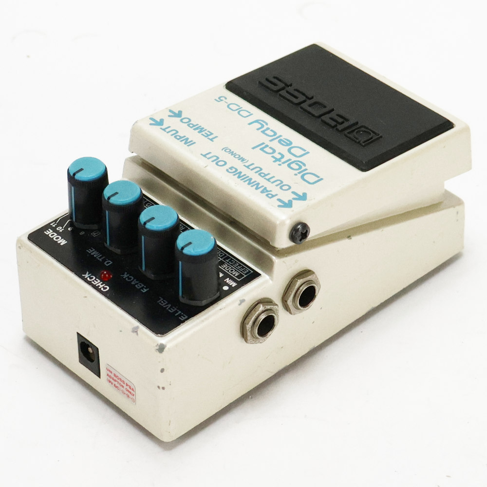 【中古】 デジタルディレイ エフェクター BOSS DD-5 Digtal Delay ギターエフェクター ディレイ 本体画像 斜め 