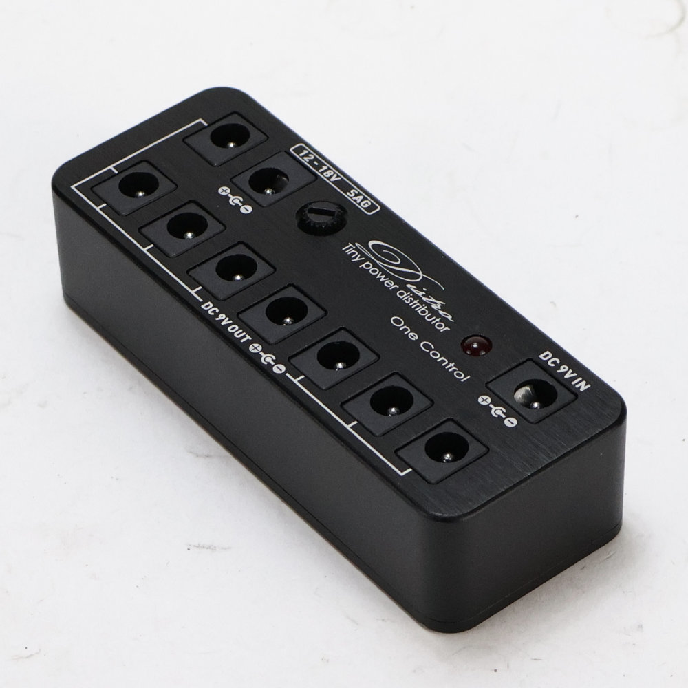 【中古】パワーサプライ One Control Distro Tiny Power Distributor All in One Pack 全体