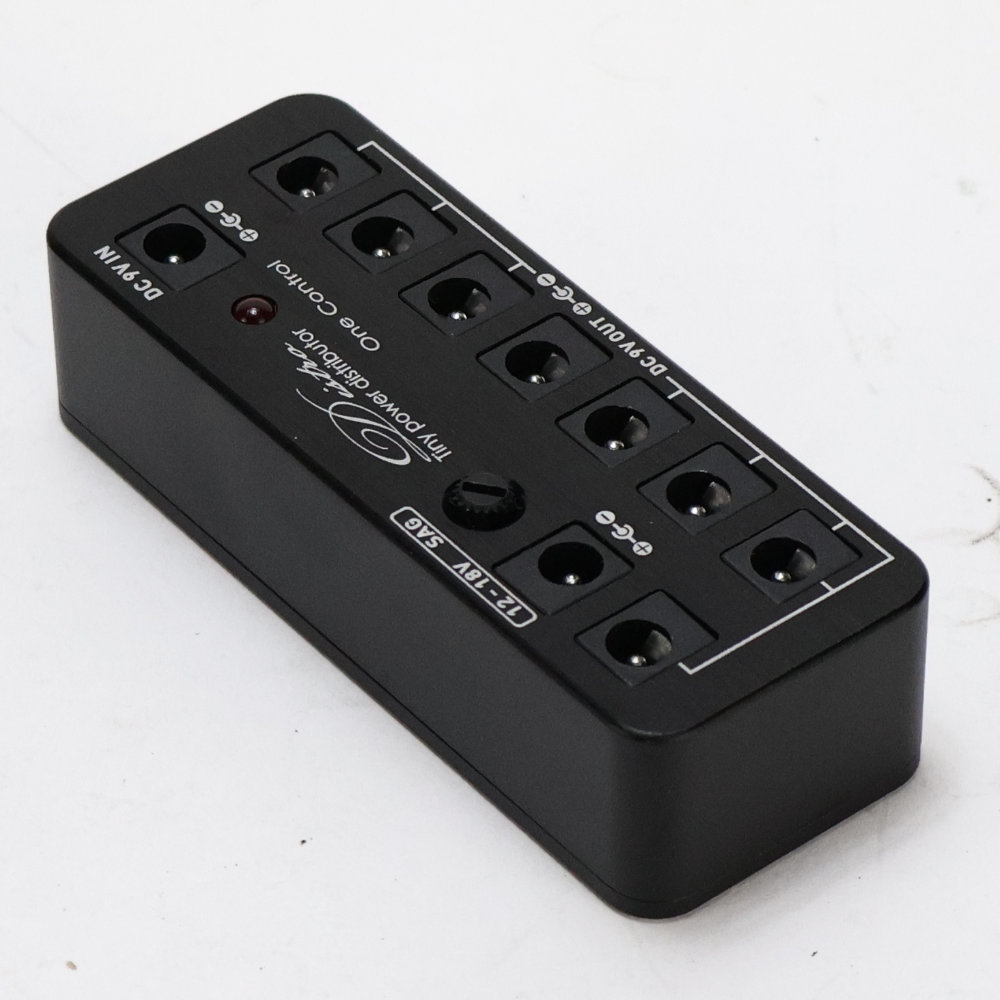 【中古】パワーサプライ One Control Distro Tiny Power Distributor All in One Pack 全体