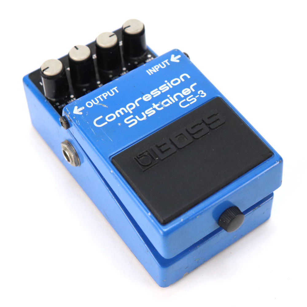 【中古】 コンプレッサー エフェクター BOSS CS-3 Compression Sustainer Made in Japan ギターエフェクター 斜めアングル画像