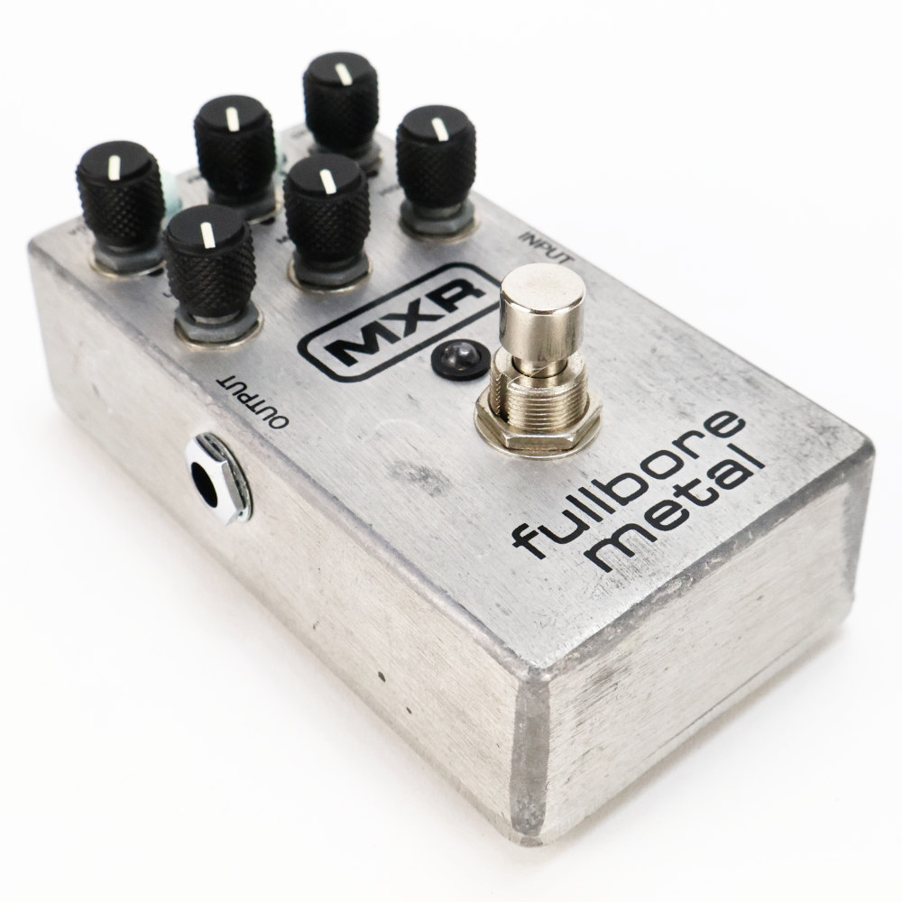 【中古】 ディストーションエフェクター MXR M-116 Fullbore Metal ギターエフェクター 本体画像 斜め 
