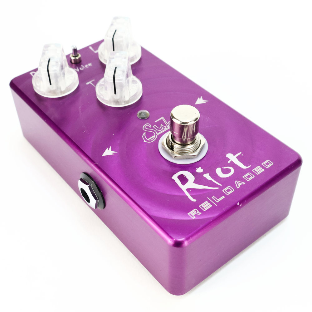 【中古】 ディストーション Suhr Riot RELODED Distortion ギターエフェクター 本体画像 斜め 