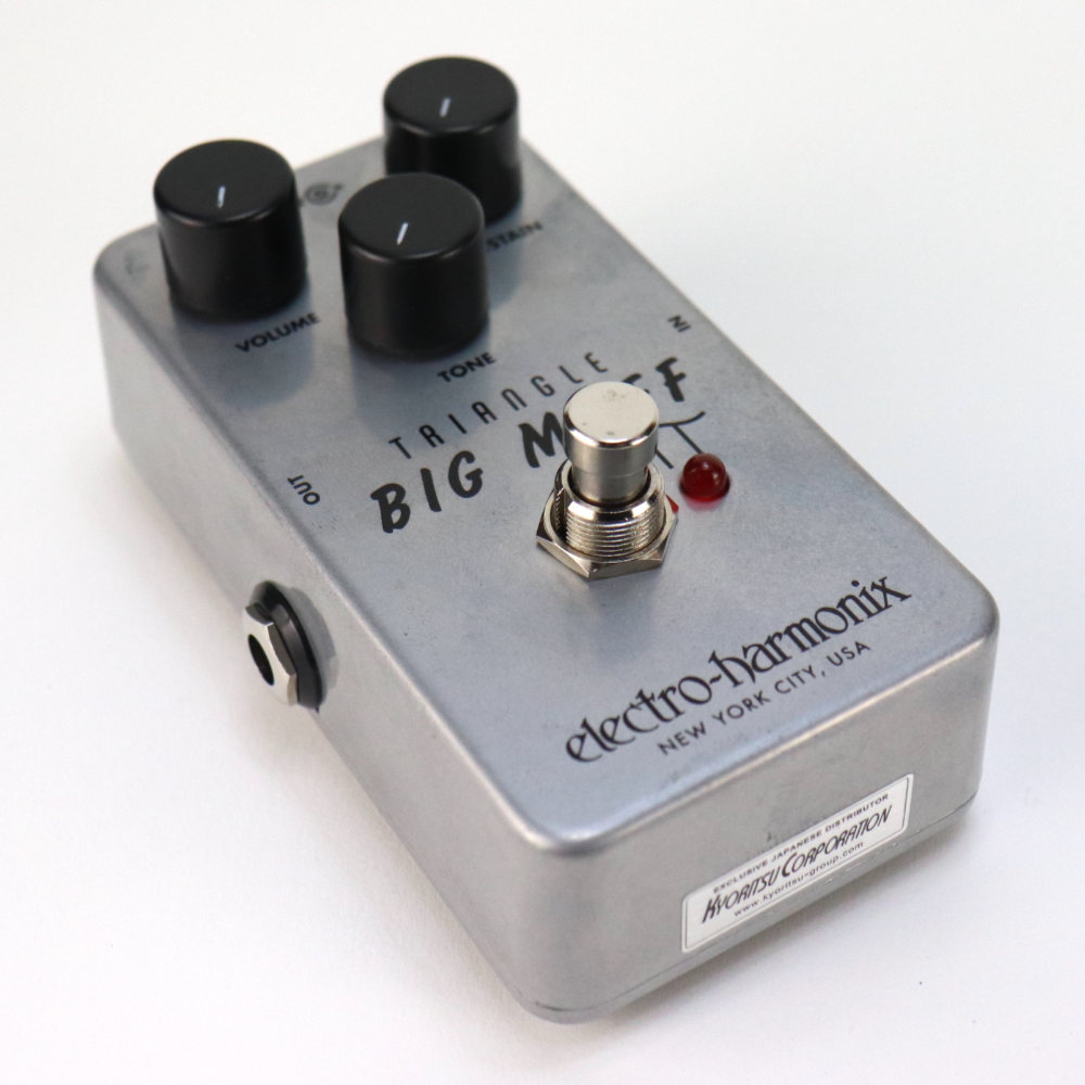【中古】 エフェクター ELECTRO-HARMONIX Triangle Big Muff Pi ファズ ディストーション トライアングルビッグマフ エレクトロハーモニクス エレハモ 斜めアングル画像