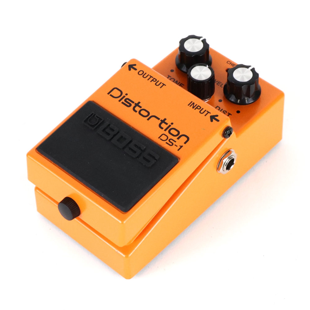 【中古】ディストーション エフェクター BOSS DS-1 Distortion ギターエフェクター 斜めアングル画像