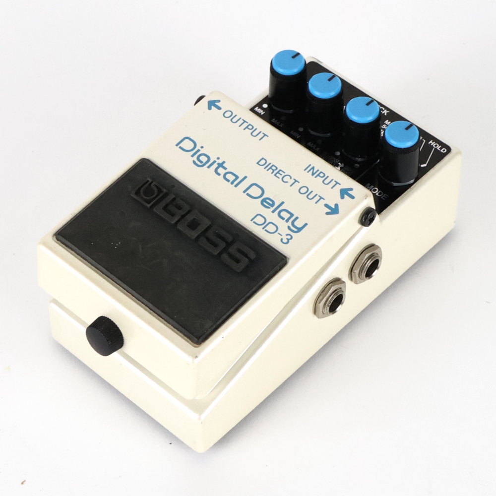 【中古】 デジタルディレイ エフェクター BOSS DD-3 Digtal Delay ギターエフェクター ディレイ 斜めアングル画像