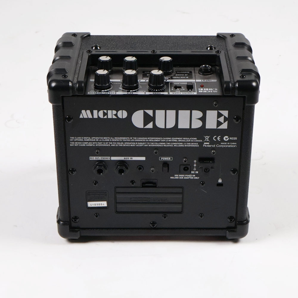 【中古】 ギターアンプ Roland ローランド MICRO CUBE BLACK コンボアンプ 背面