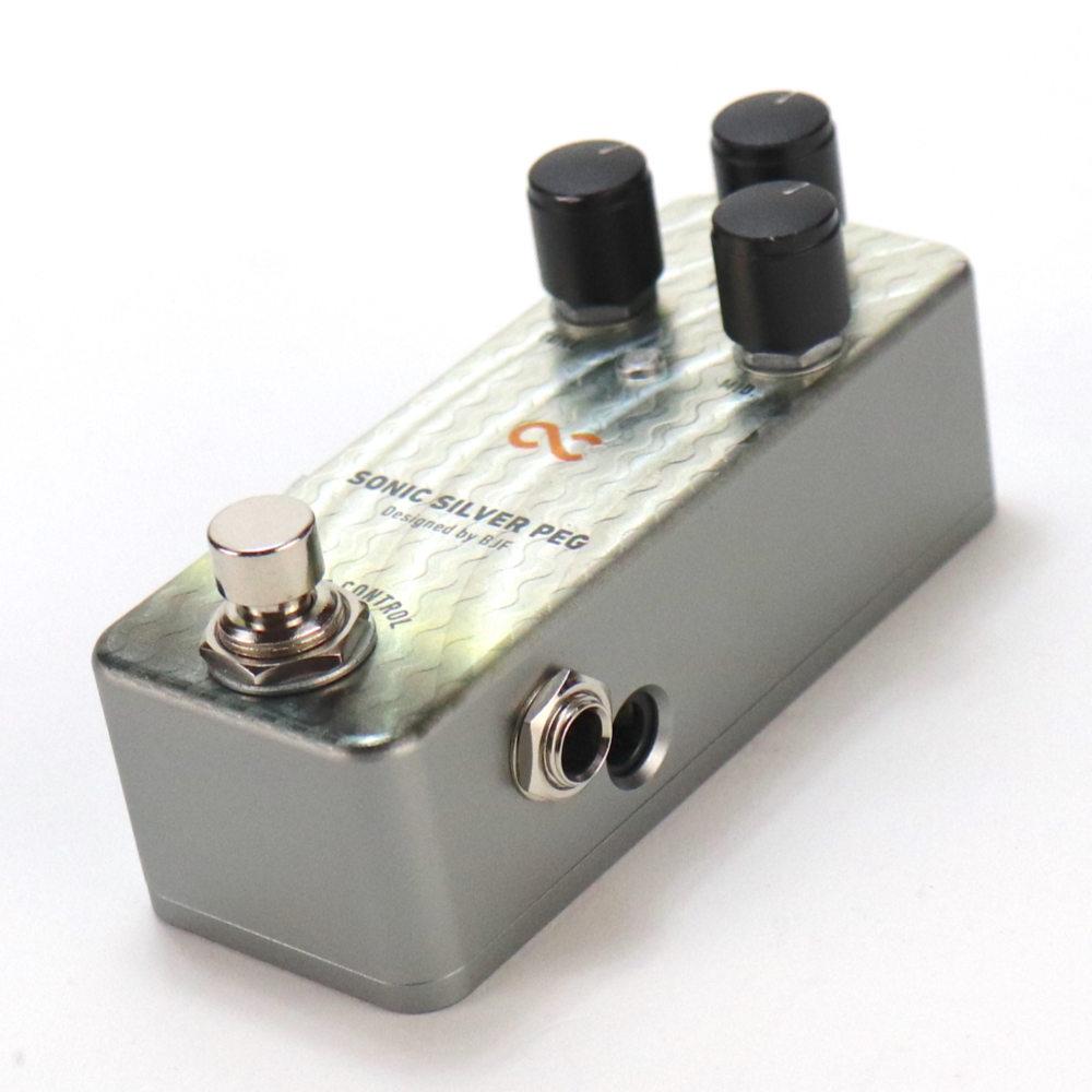 【中古】 One Control SONIC SILVER PEG ベースオーバードライブ 斜めアングル画像