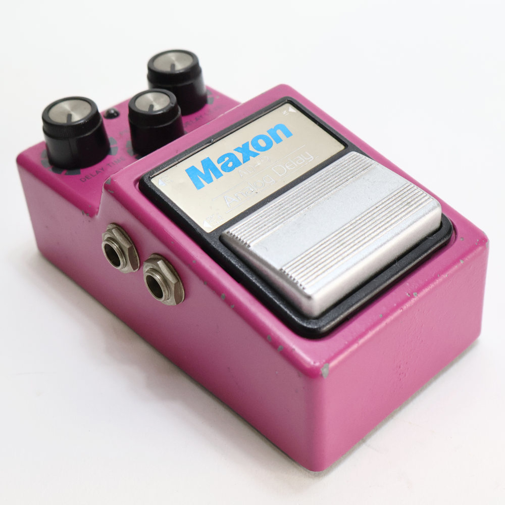 【中古】 アナログディレイ エフェクター MAXON AD-9 Analog Delay ディレイ ギターエフェクター 本体画像 斜め 