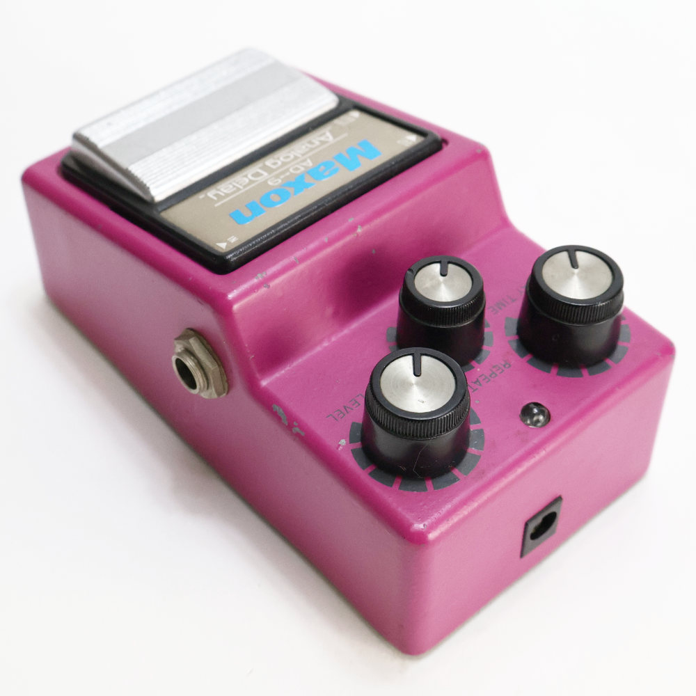 【中古】 アナログディレイ エフェクター MAXON AD-9 Analog Delay ディレイ ギターエフェクター 本体画像 斜め 2