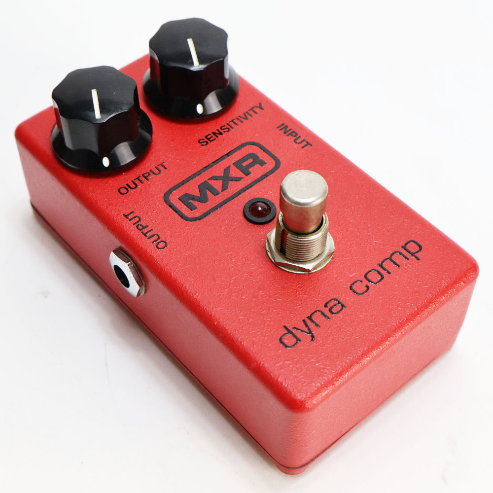 【中古】コンプレッサー エフェクター MXR M-102 DYNA COMP ダイナコンプ ギターエフェクター 本体画像 斜め 