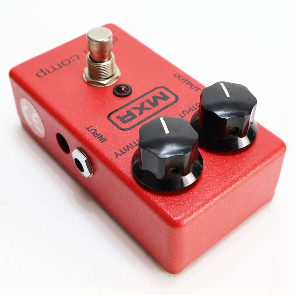 【中古】コンプレッサー エフェクター MXR M-102 DYNA COMP ダイナコンプ ギターエフェクター 本体画像 斜め 2