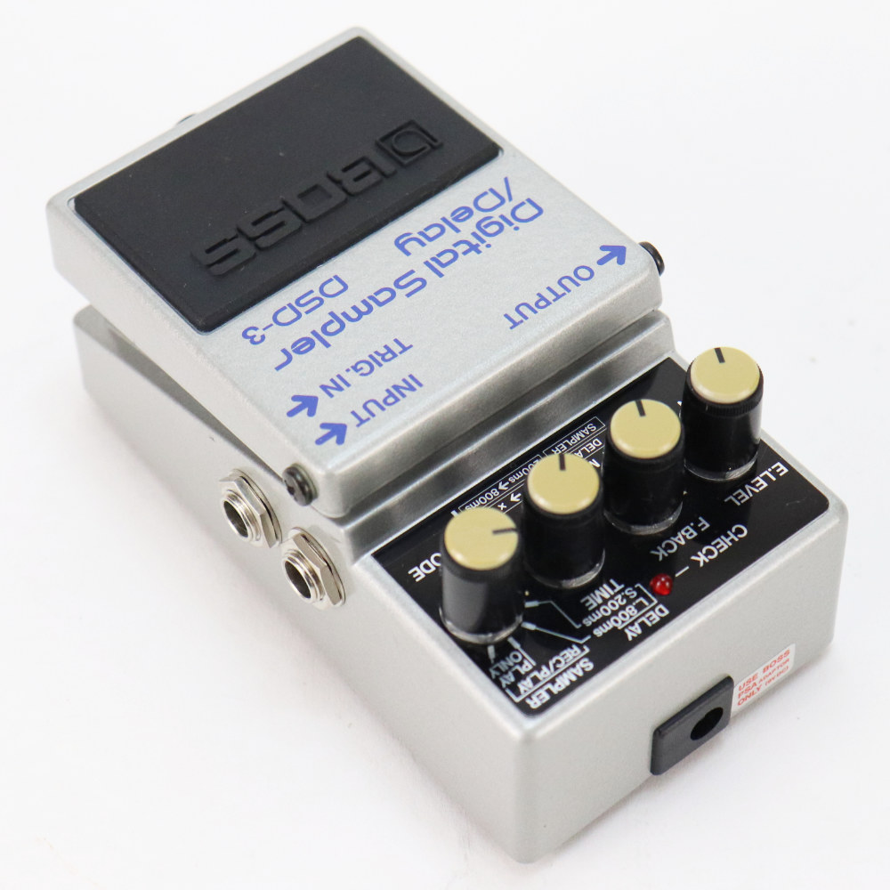 【中古】 BOSS ボス DSD-3 Digital Sampler / Delay MADE IN JAPAN デジタルサンプラー ディレイ ギターエフェクター 本体画像 斜め