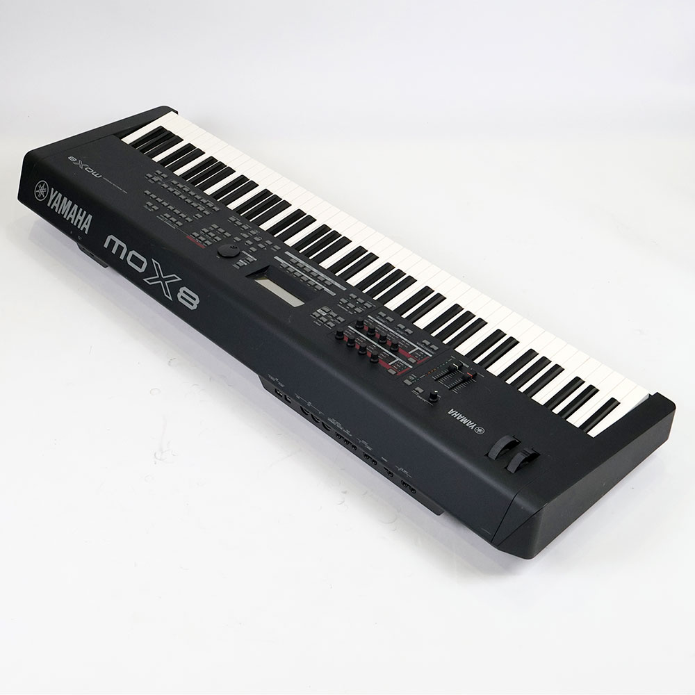 【中古】 シンセサイザー YAMAHA MOX8 全体