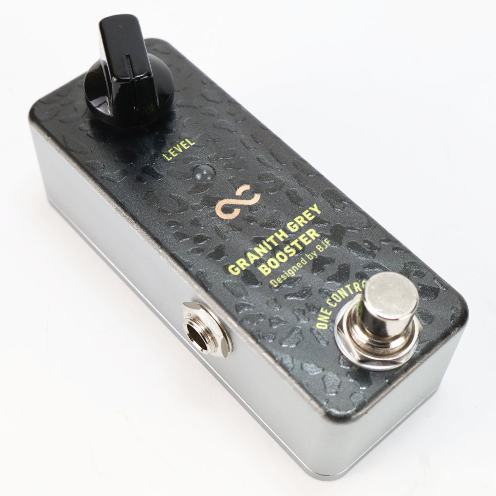 【中古】 One Control GRANITH GREY BOOSTER ブースター ギターエフェクター 本体画像 斜め 2