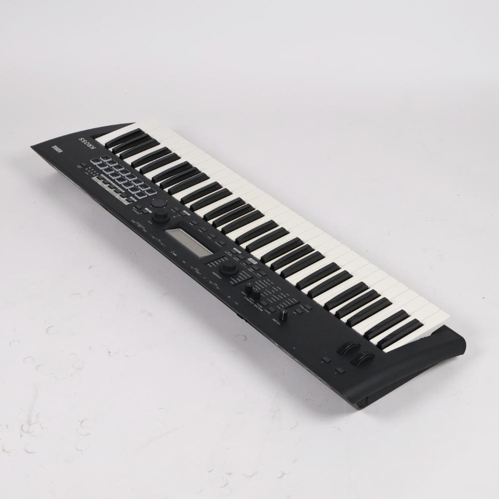【中古】 KORG KROSS2-61-MB マットブラック シンセサイザー 全体