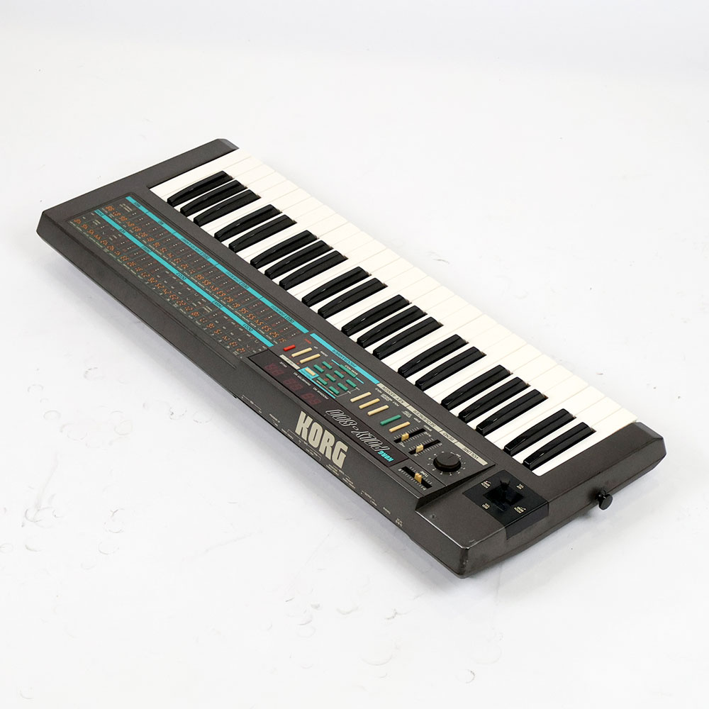 【中古】 シンセサイザー KORG POLY-800 全体