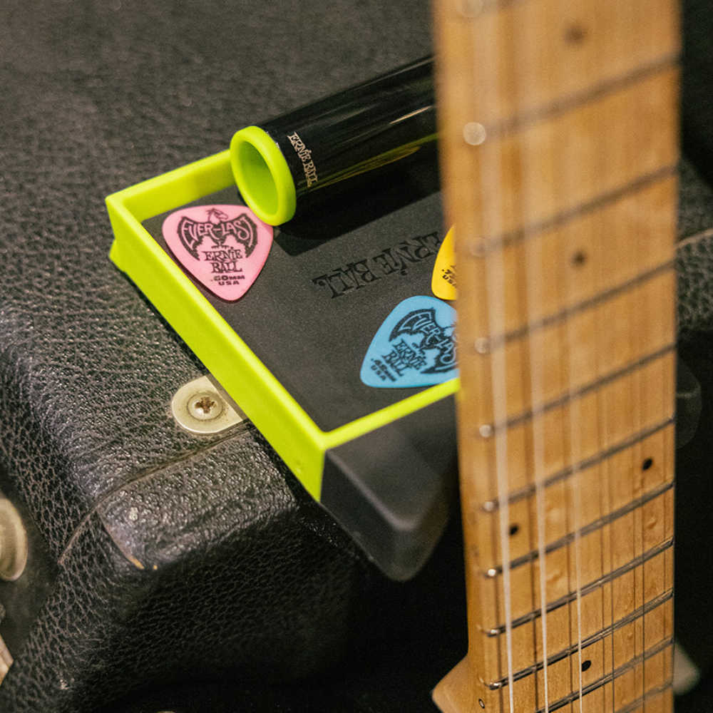 ERNIE BALL 9617 GUITAR NECK REST ギターネックレスト  クレードルスタンド 使用例画像3