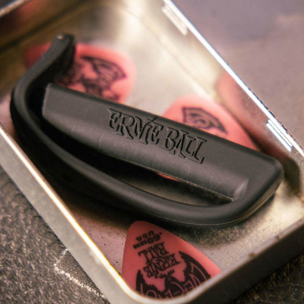ギターカポ ERNIE BALL 9645 FLEX CAPO BK アーニーボール フレックスカポ 使用例画像3