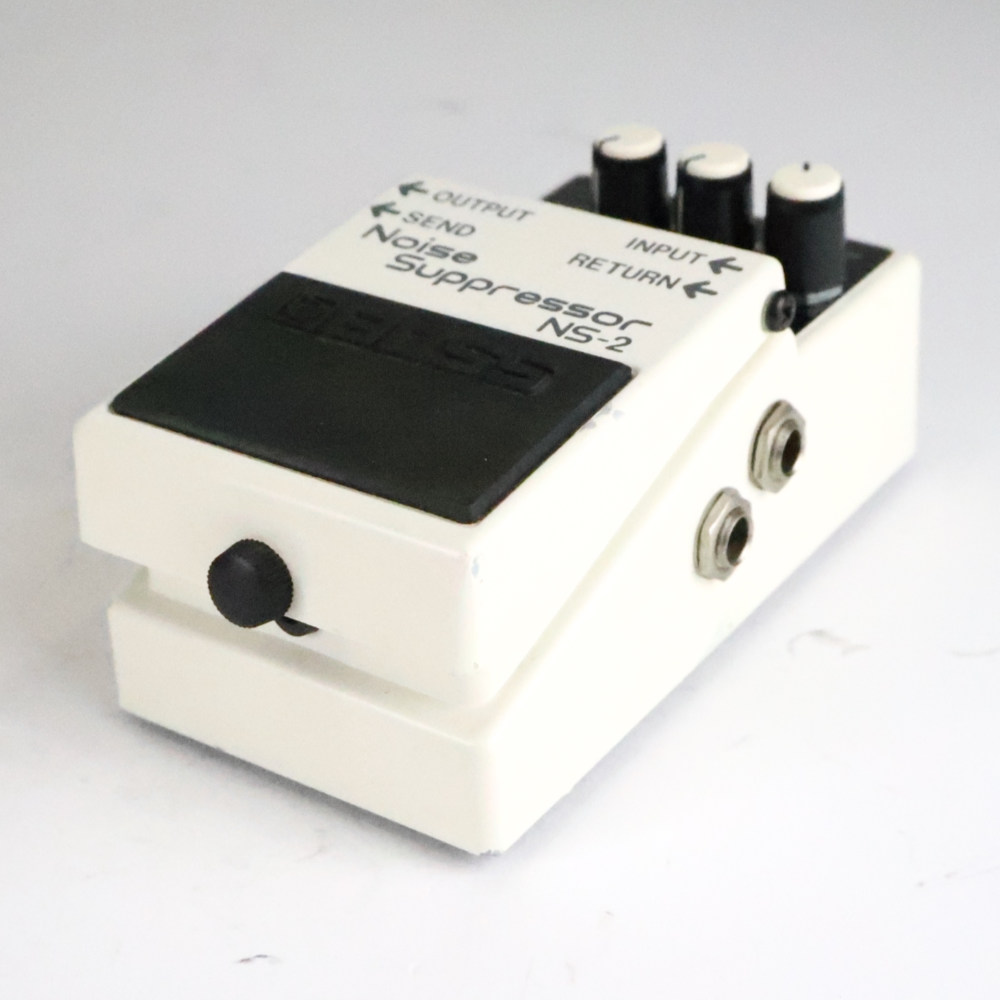 【中古】 ノイズサプレッサー エフェクター BOSS NS-2 Noise Suppressor ギターエフェクター 斜めアングル画像