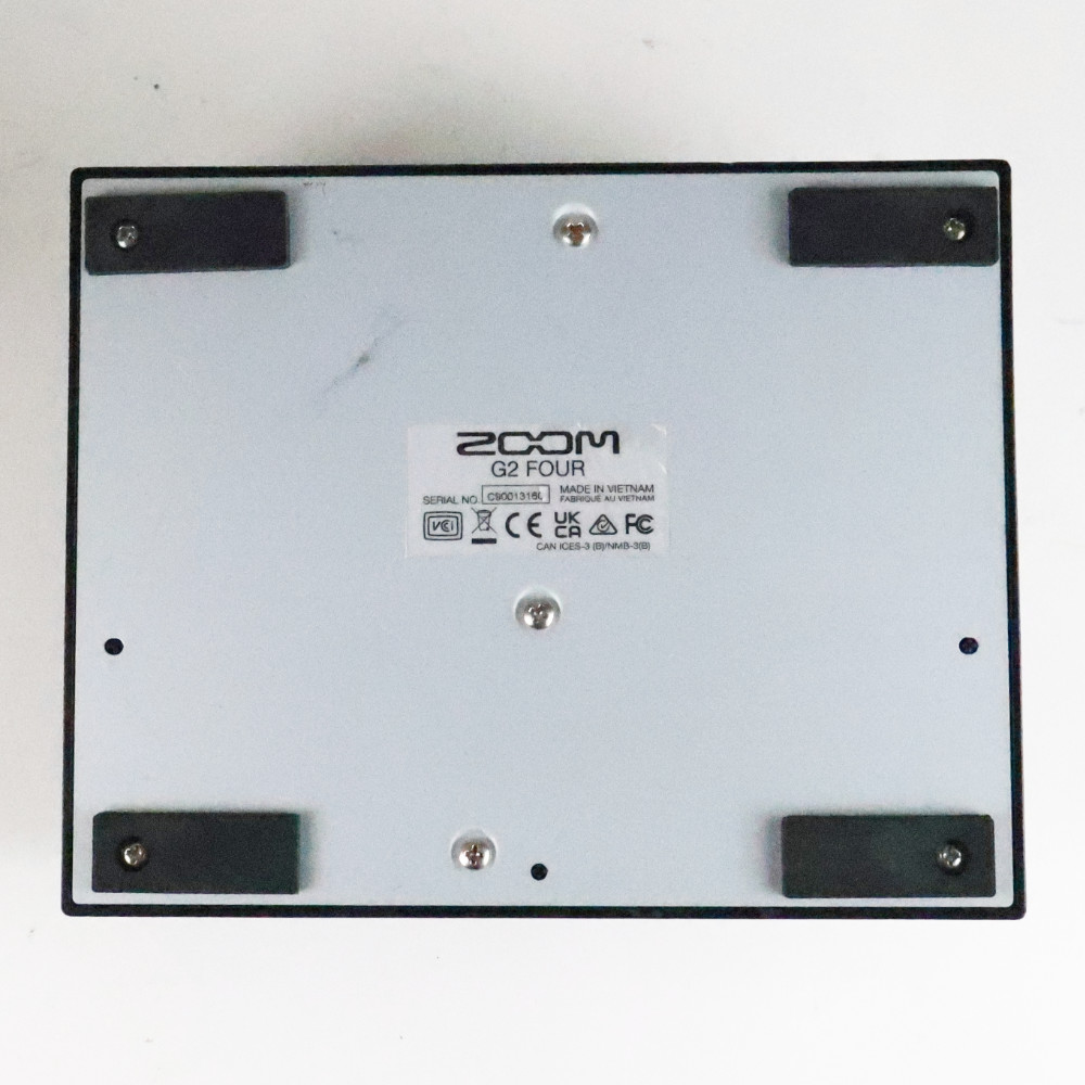 【中古】 ZOOM G2 FOUR ギターマルチエフェクター アンプエミュレーター 本体画像 裏