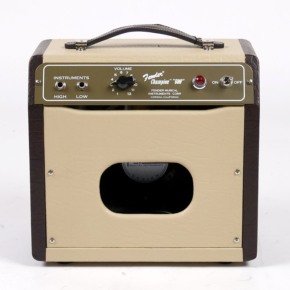 【中古】 ギターアンプ Fender フェンダー Champion 600 背面