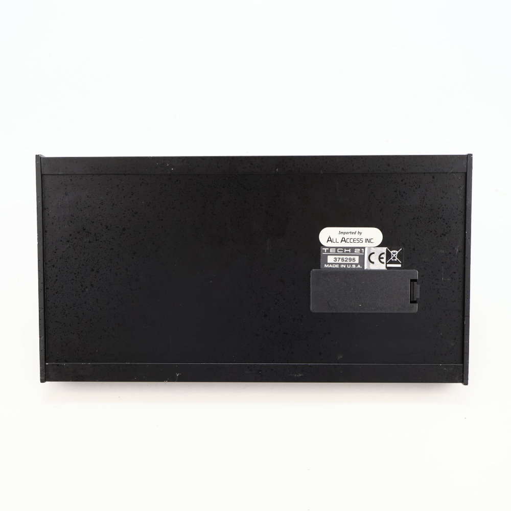 【中古】 ベース用プリアンプ TECH21 SANSAMP Bass Driver Deluxe 底面