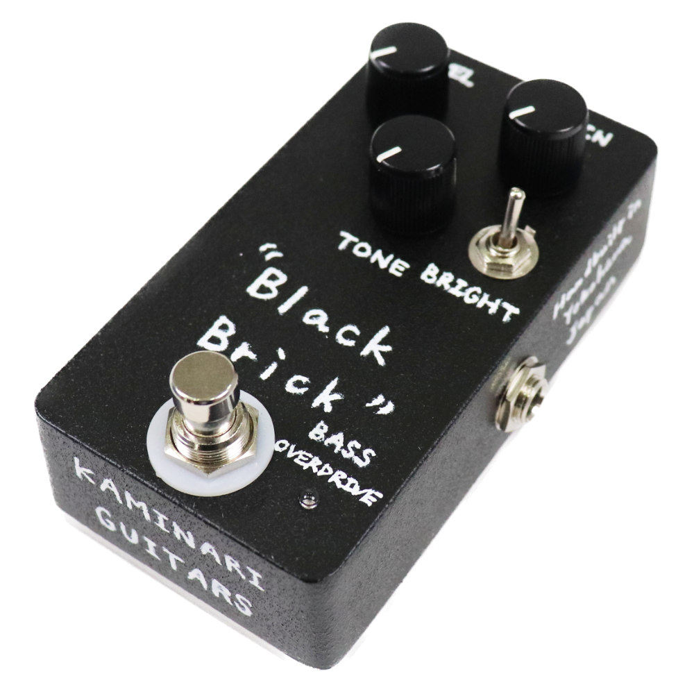 KAMINARI カミナリ Black Brick Bass Overdrive K-EP-BB1 ベース用オーバードライブ ベースエフェクター 本体画像 斜め 
